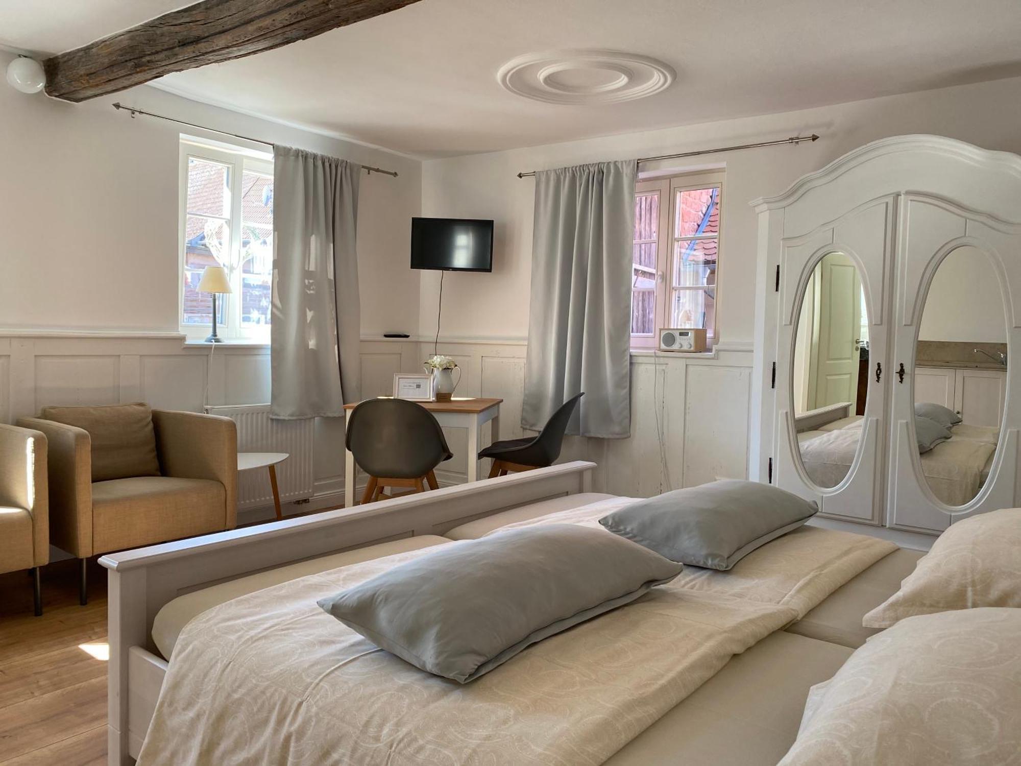 Sonnenhof 1737 - Ferienzimmer & Apartments Barbelroth Eksteriør bilde
